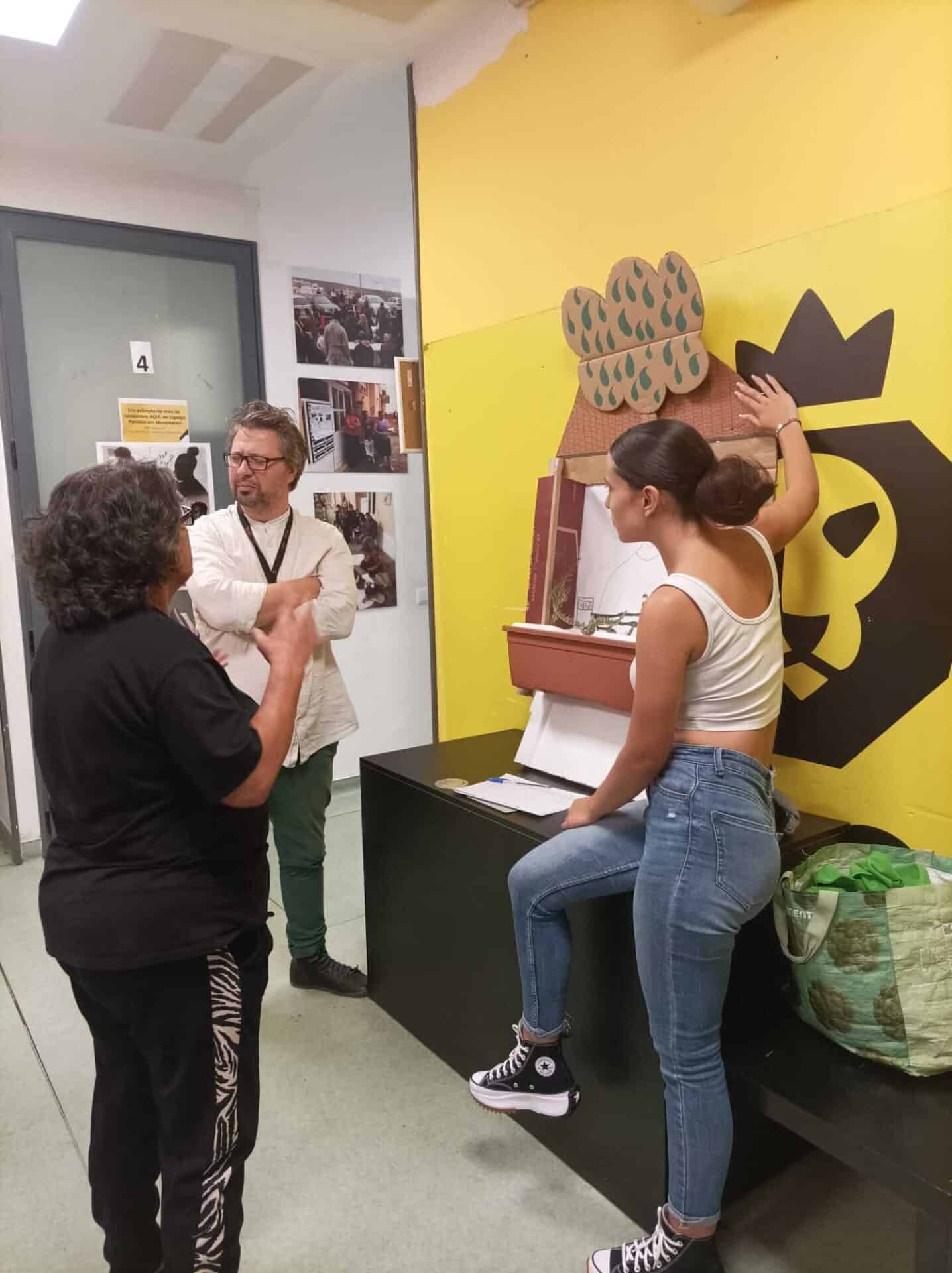 Alfaces team presenting the prototype to the community